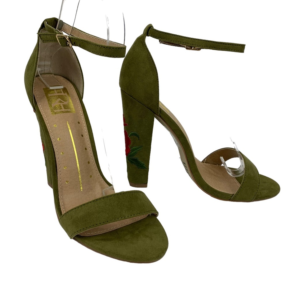 FRH Women’s Hazel-02 Faux Suede Rose Embroidered Block Heel Sandal